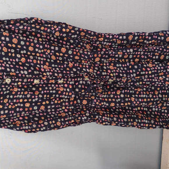 Floral Button up Romper Size XL - Picture 4 of 4